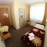 Отель Daisy Budget *