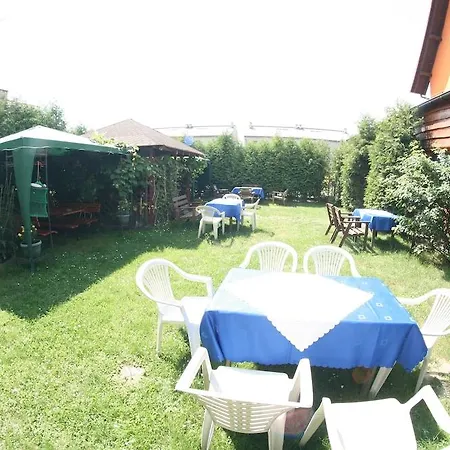 Hotel Daisy Budget *